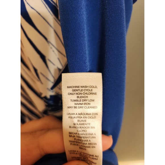 Weekends by Chico's Blue & White Blooming Palms Quarter Zip Shirt Size 1 US 8 - Picture 7 of 8